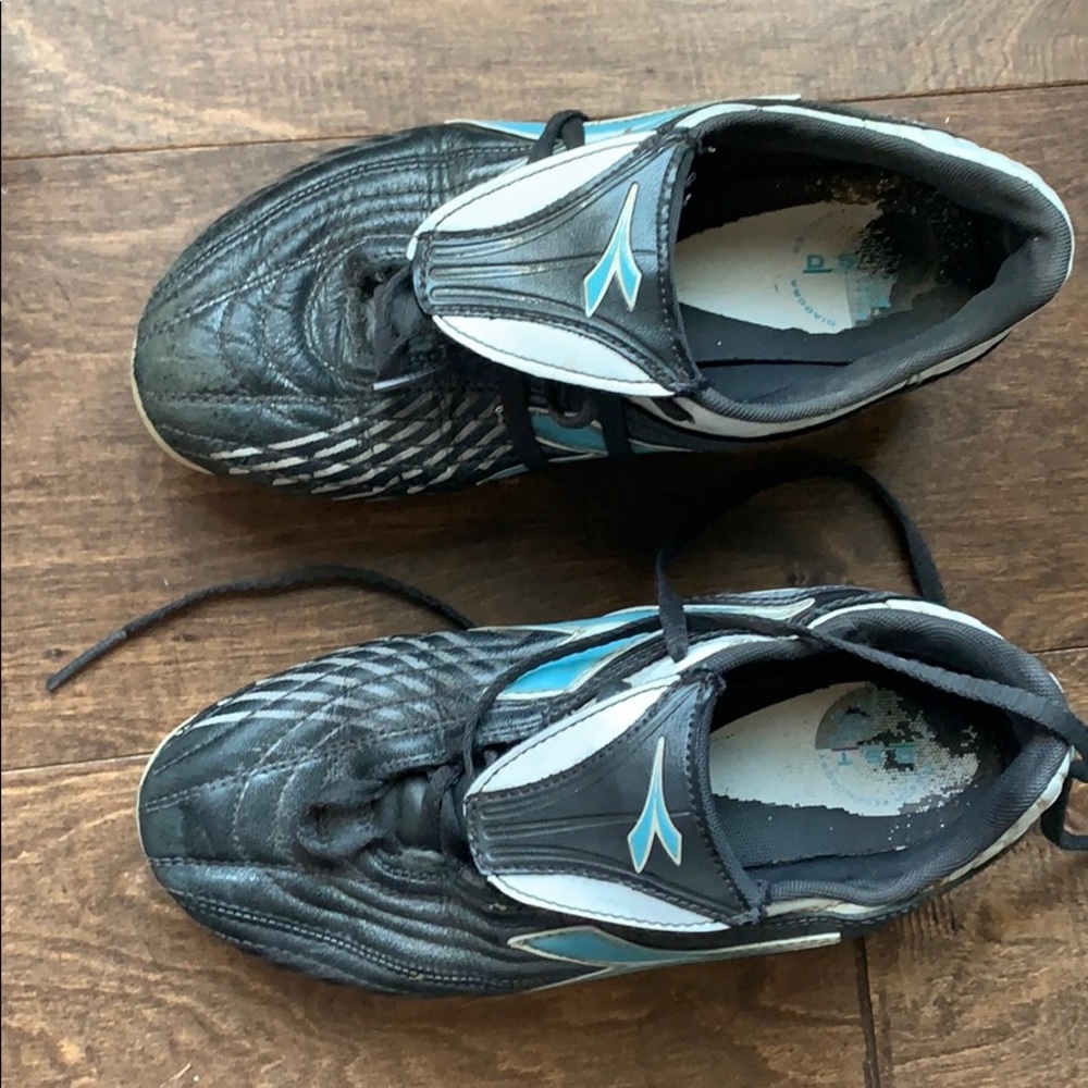Soccer cleats